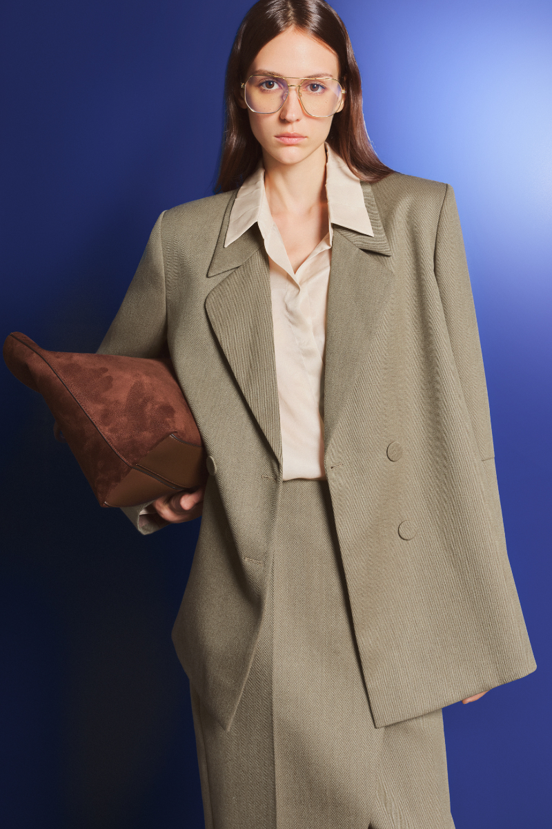 Lecia tailored texture blazer in neutral fabric with a fitted lapel and structured design, ideal for smart-casual wear.