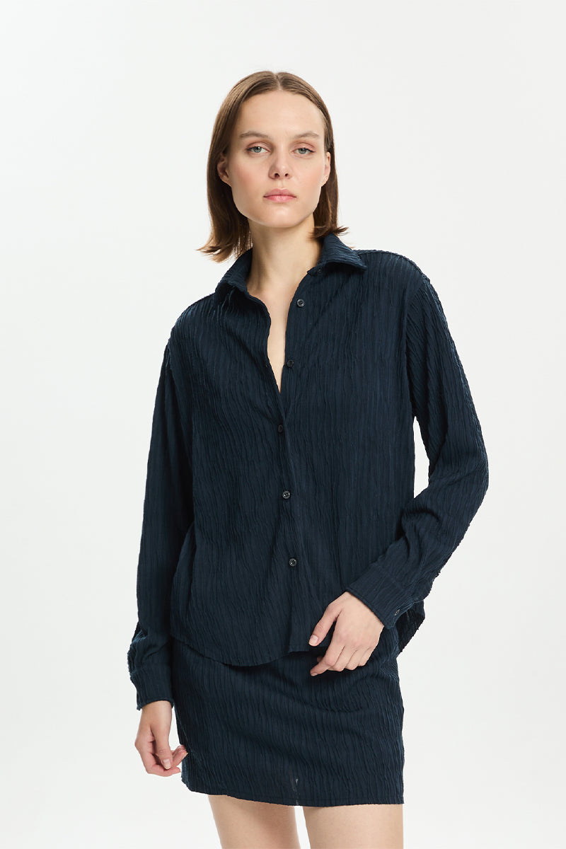TEXTURED OVERSIZE SHIRT