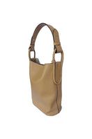 ISIDORA MALVA Tierralta leather tote bag in camel, showcasing a stylish shoulder bag with sleek leather design and modern silhouette.