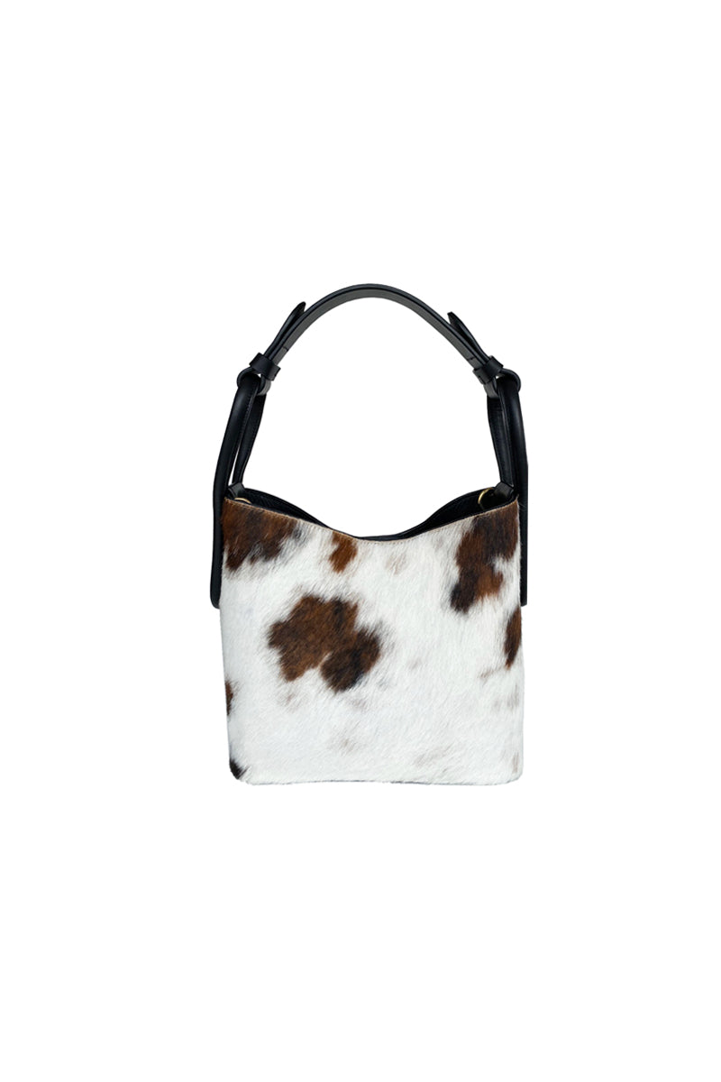 ISIDORA MALVA Tierranueva tote shoulder bag in rich cowhide leather with sturdy handles and spacious interior.