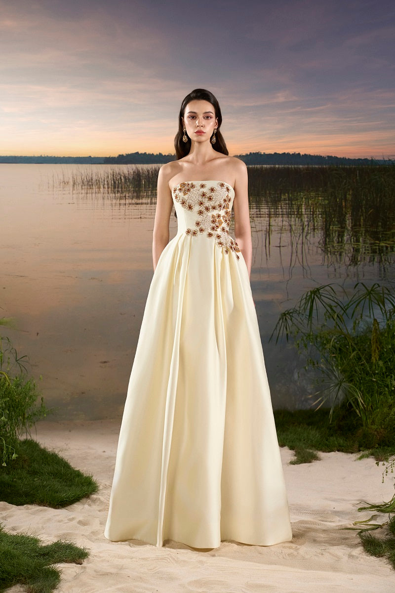 TAFFETA STRAPLESS A-LINE MAXI DRESS IN OFF WHITE | CULT MIA