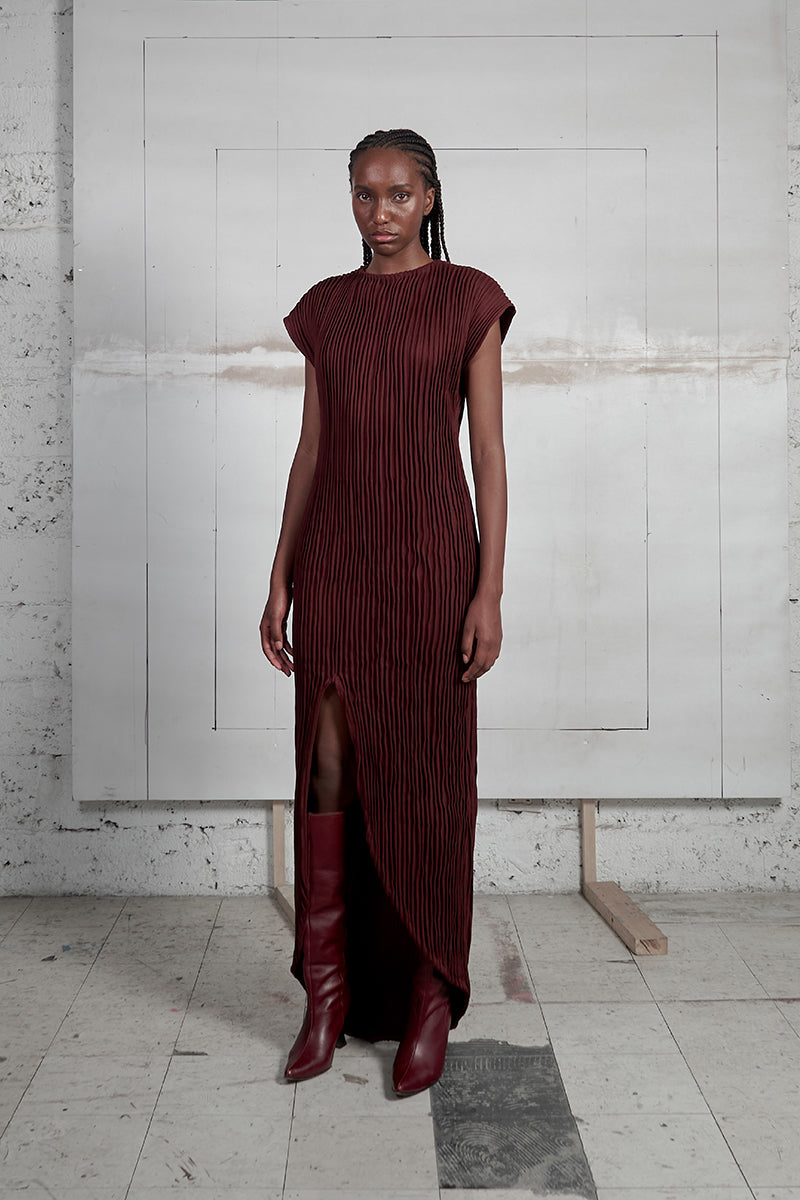 TULIPAN FURROWS DRESS IN WINE RED - CULT MIA