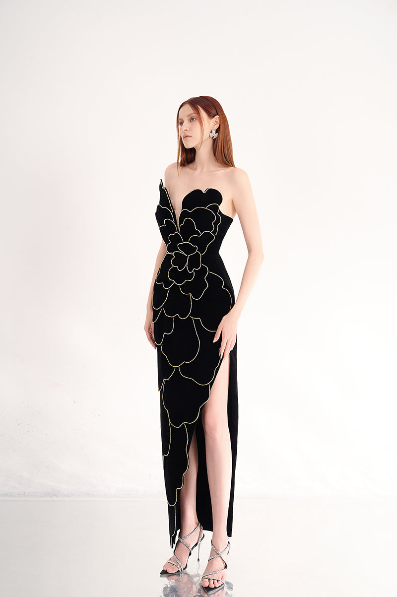 VELVET V-NECK PETAL STRAPLESS MAXI DRESS IN BLACK - CULT MIA