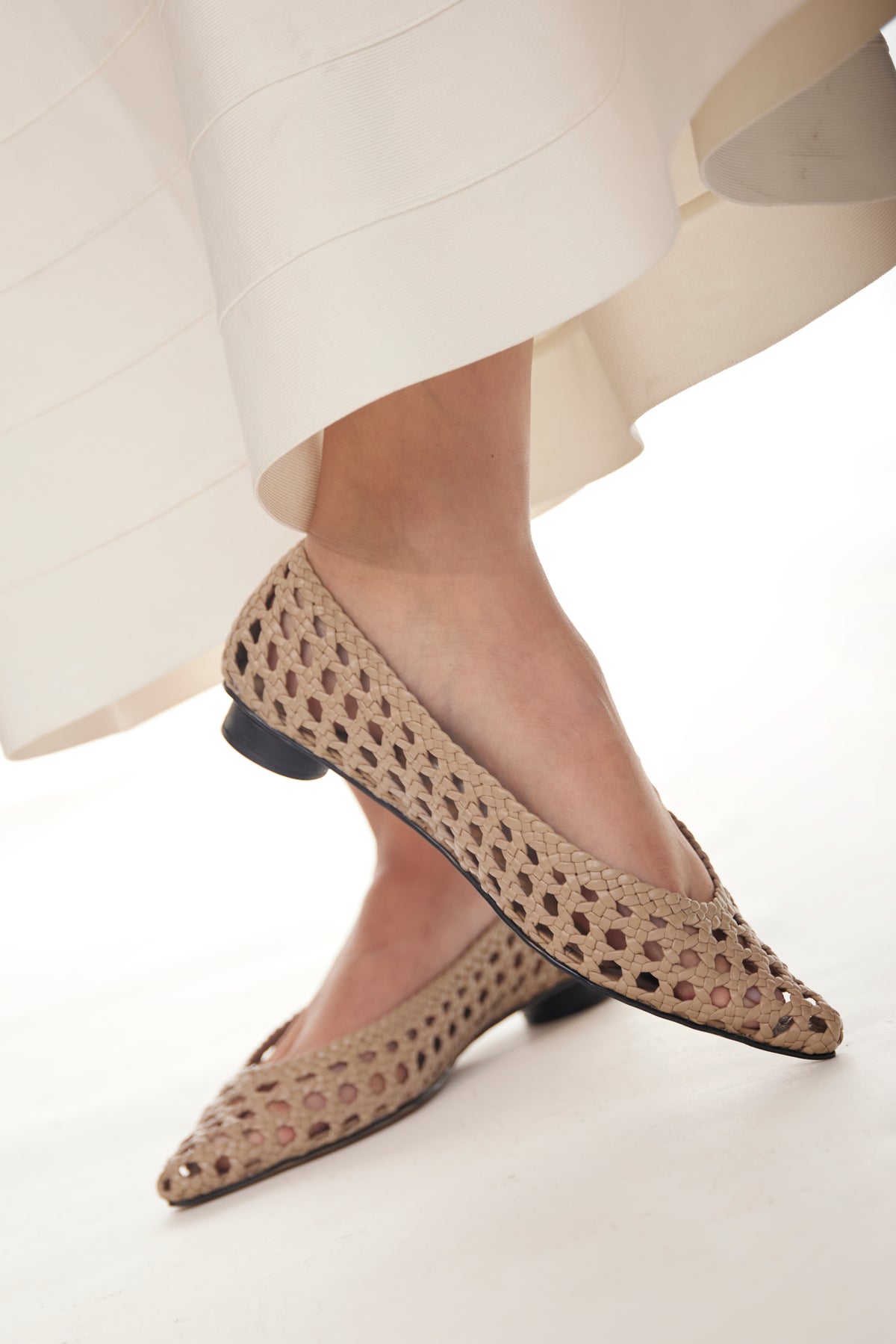 ALTA ADDA CRAFT almond flats, stylish and comfortable women's flats with almond-shaped toe, perfect for casual wear.