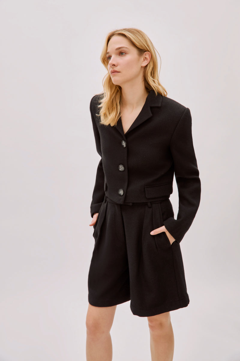 TARA BLACK WOOL CROP JACKET - CULT MIA