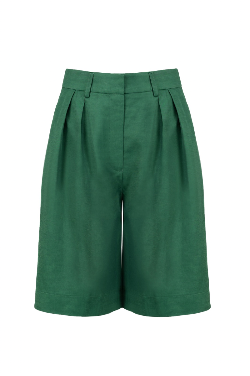 TAILORED SHORTS IN LUSH GREEN - CULT MIA