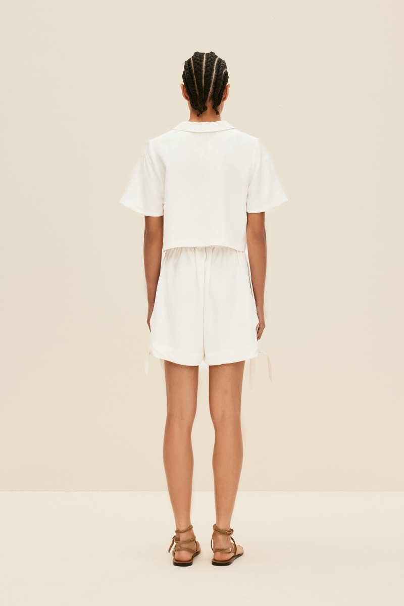 SHORTS WITH TIES IN PEARL WHITE - CULT MIA