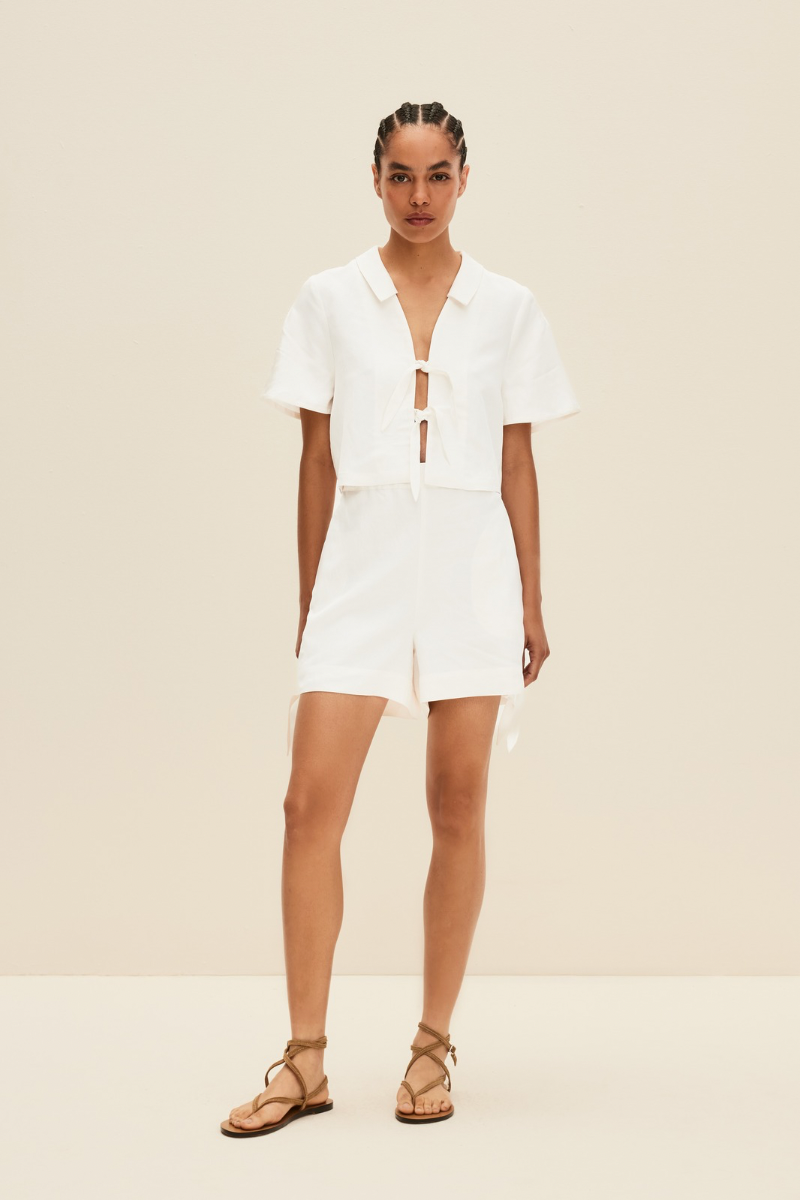 SHORTS WITH TIES IN PEARL WHITE - CULT MIA