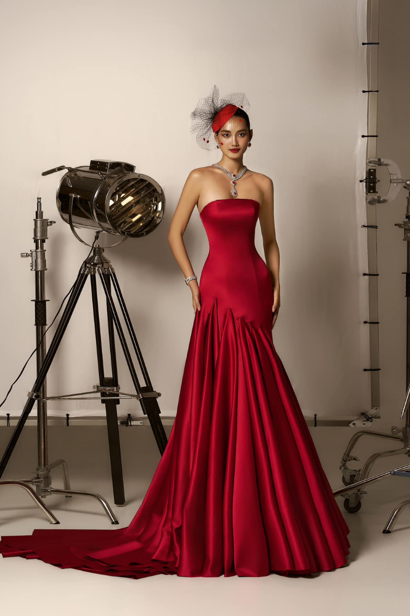 JUNIPER MERMAID STRAPLESS NECK SILK MAXI SILK GOWN