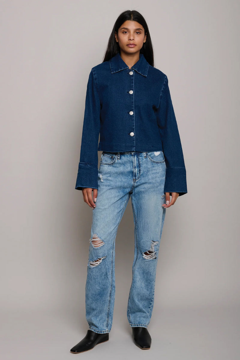 TT Studios Jane jacket, stylish women's jacket with a tailored fit, featuring a front zipper and versatile design.