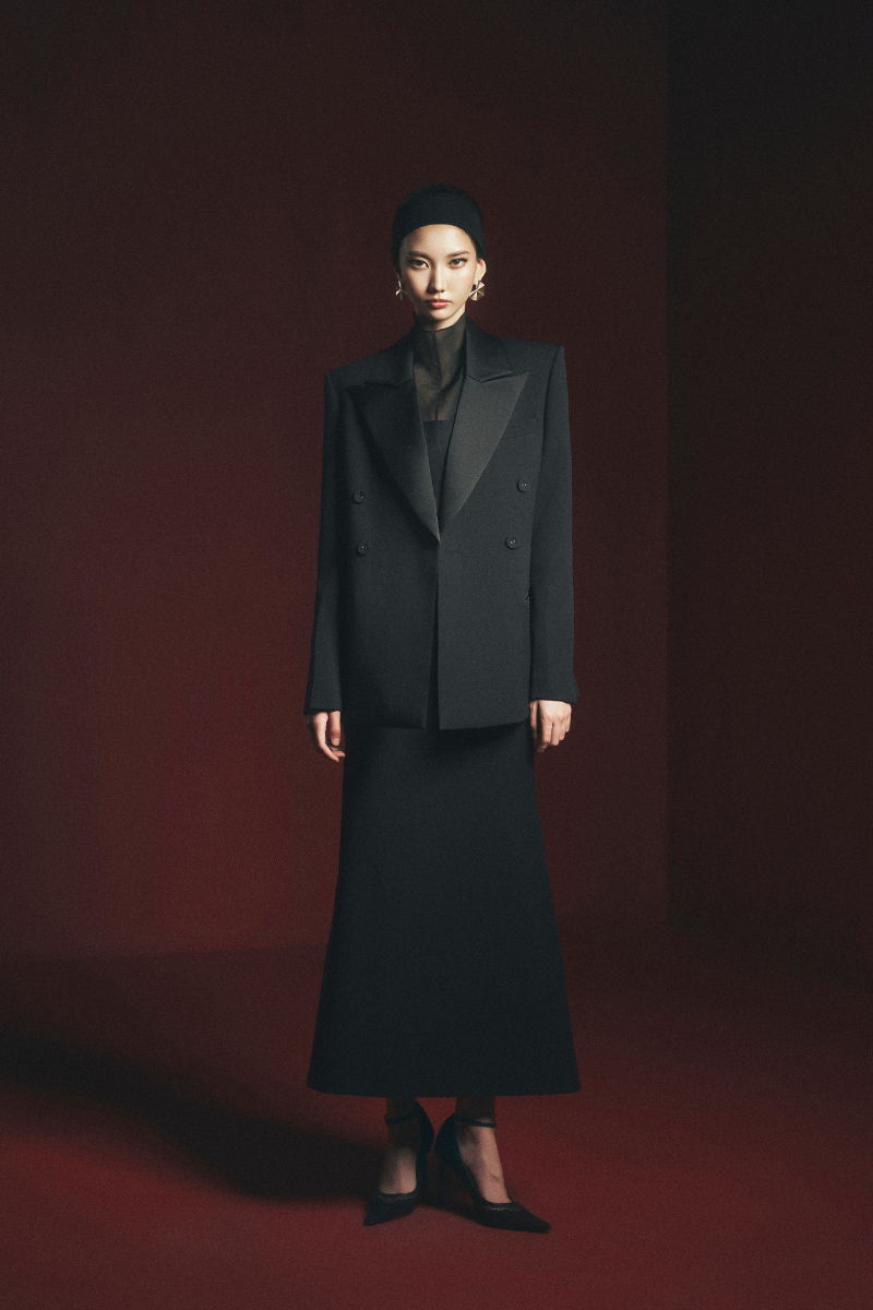 Maison Des Copains Arnold straight square shoulder blazer, tailored black jacket with structured fit and classic lapel detail.