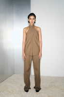 URÁ BEKY N Camel Top, casual women's tops featuring a relaxed fit and soft fabric, displayed on a hanger.