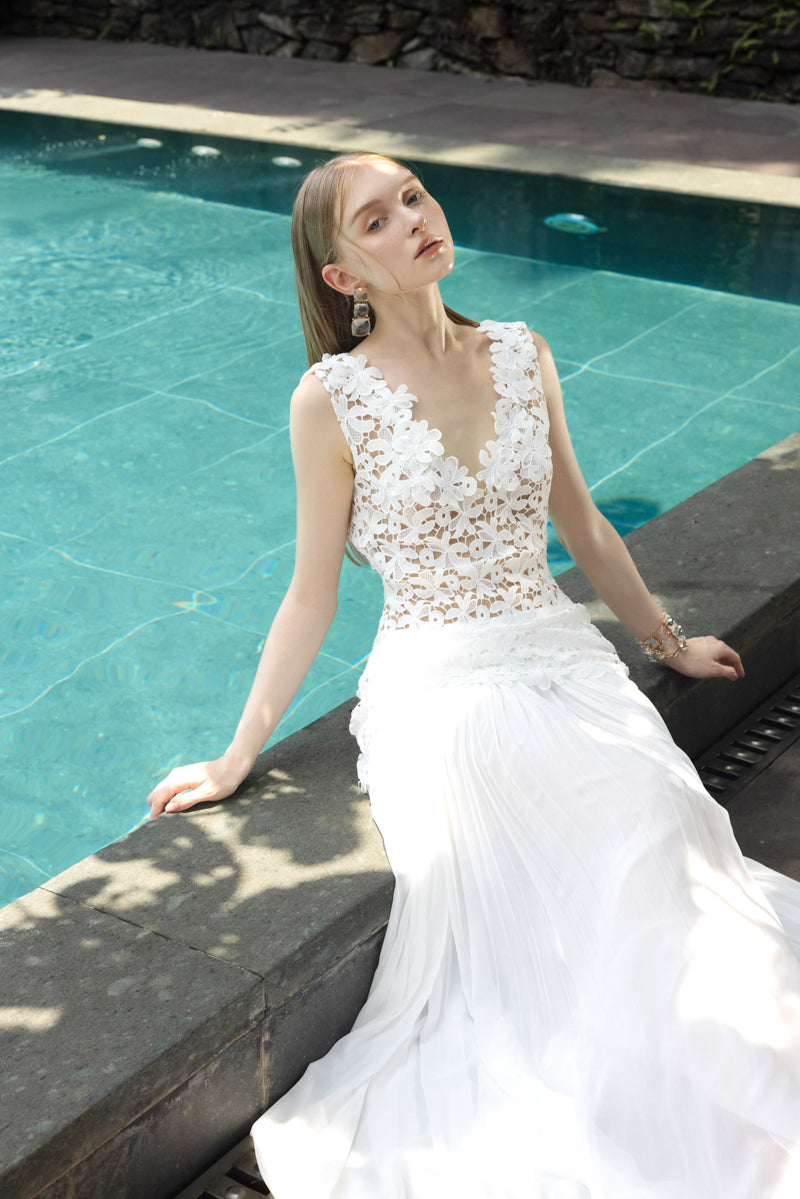 GABRIELLA WHITE FLORAL LACE MIXED CHIFFON DRESS - CULT MIA