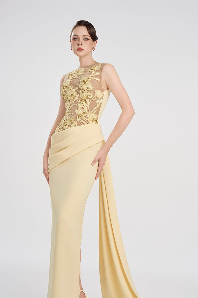 Yellow viscose matte maxi dress by Tracy Studio, flowing design with a fitted bodice and elegant length.