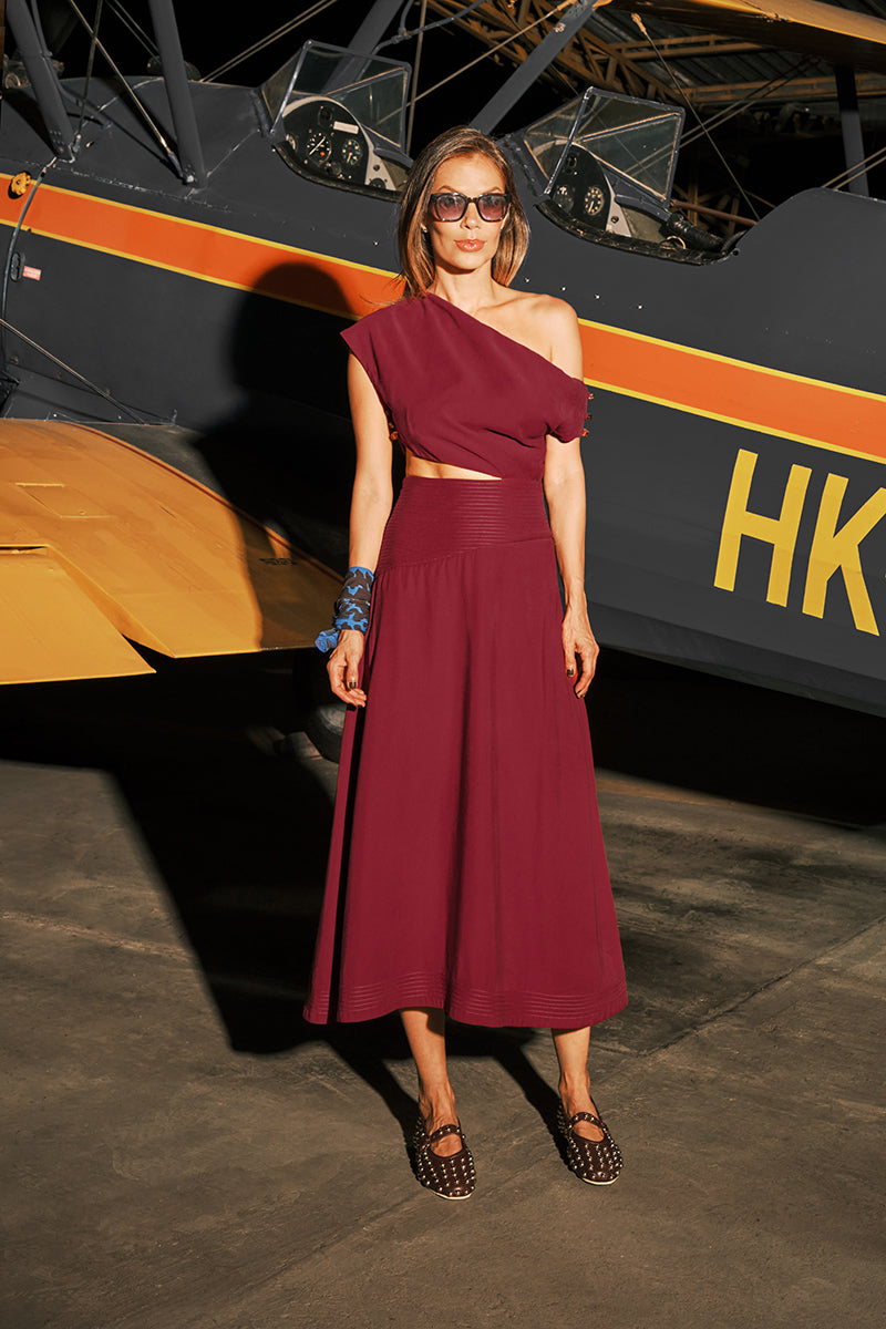 DUMA&CO REZO midi dress in soft fabric with a stylish fit, shown in a natural pose on a model.