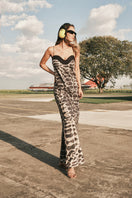 DUMA&CO Piedra Dress maxi dress in flowy fabric with a relaxed fit, featuring a stylish neckline and elegant design.