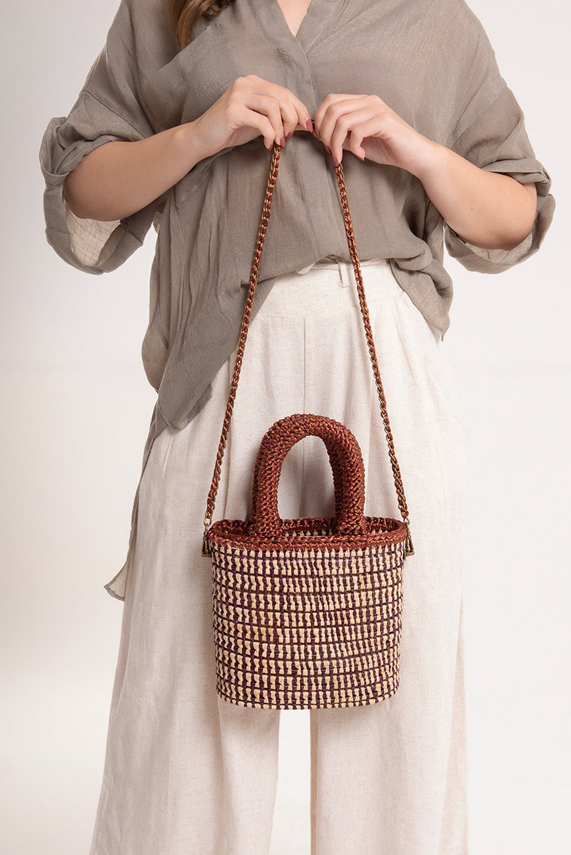 Mara Brazil VIDA brown top handle bag with sleek design and sturdy handle, versatile accessory for everyday use.
