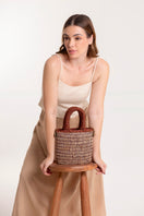 Mara Brazil VIDA brown top handle bag with sleek design and spacious interior, crafted in high-quality leather.