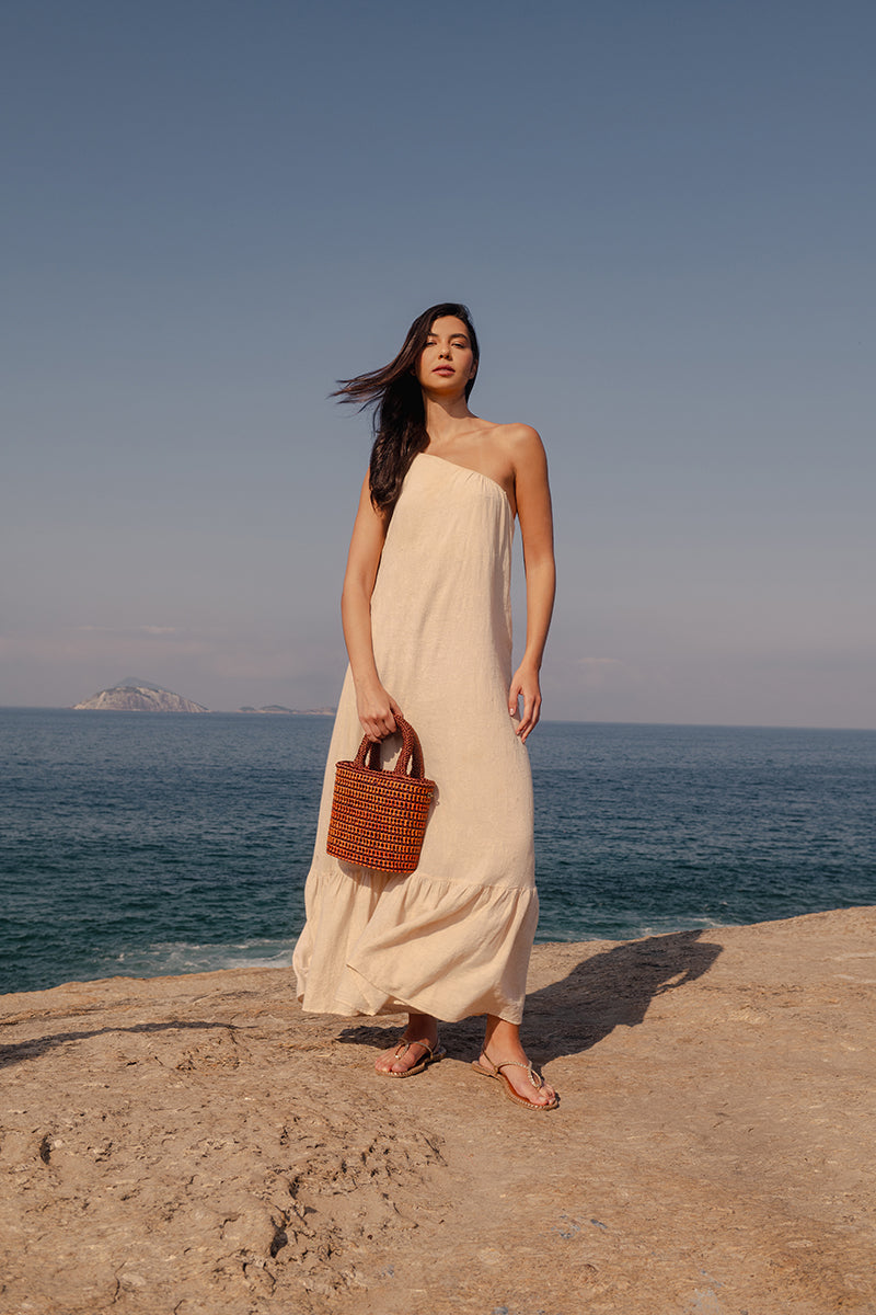 Mara Brazil VIDA orange top handle bag with sleek design and sturdy handles, perfect for stylish everyday use.
