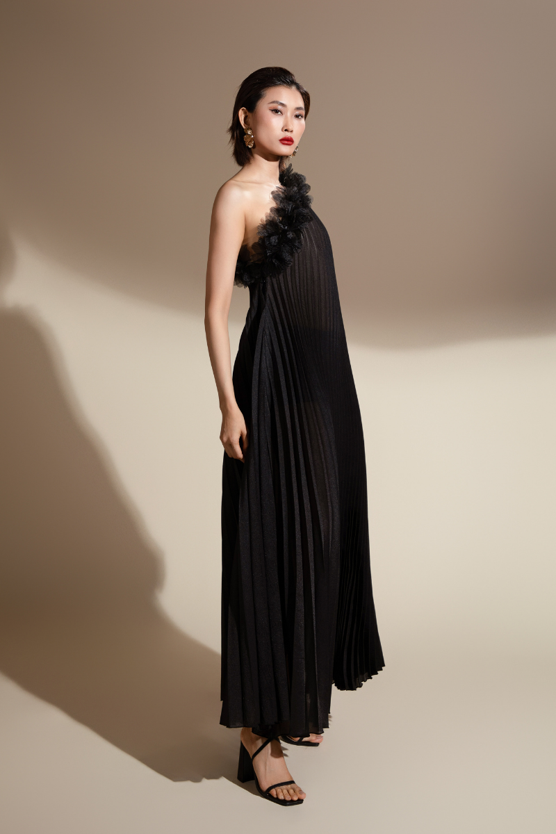 MARGUERITE TRAPEZOID PLEATED ORGANZA MAXI DRESS - CULT MIA