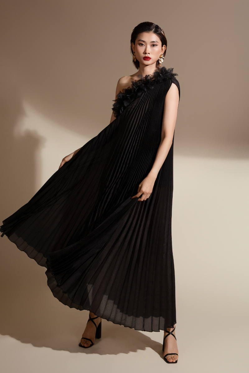 MARGUERITE TRAPEZOID PLEATED ORGANZA MAXI DRESS - CULT MIA