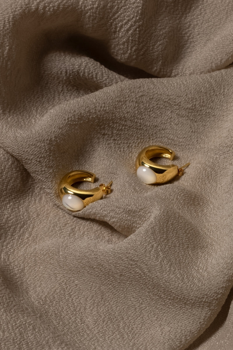 VENUS EARRINGS IN YELLOW GOLD VERMEIL