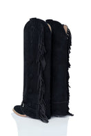 Lorena Saravia basic west cowboy boots in black leather with classic Western stitching and pointed toes.