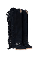 Black Lorena Saravia Western cowboy boots with pointed toes and classic stitching, displayed on a neutral background.