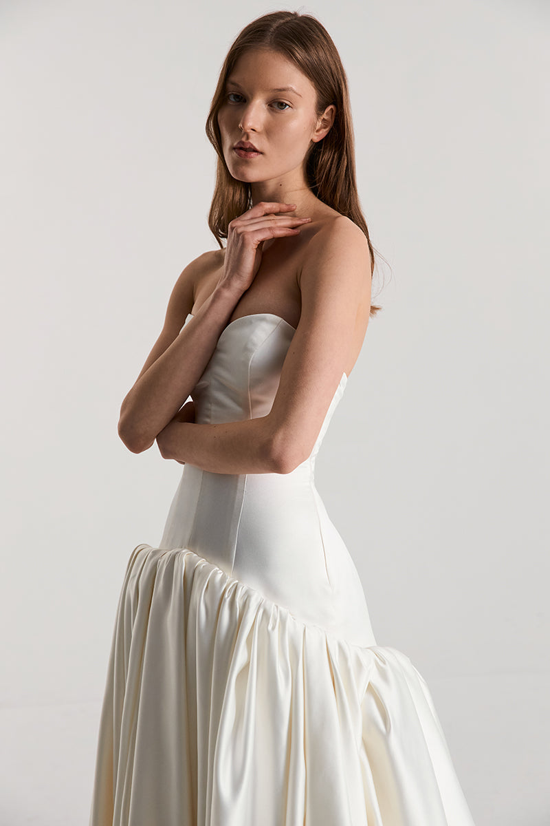 Monetre FIGURE DRESS SATIN IN OFF-WHITE | Cult Mia Monetre FIGURE DRESS SATIN IN OFF-WHITE | Cult Mia