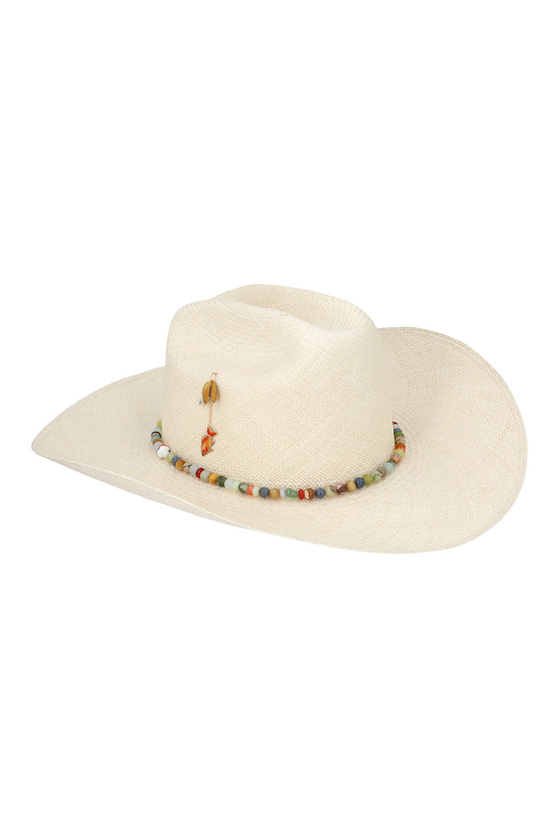 Ser Wink hat in stylish design, close-up showing its fabric texture and trendy fit, perfect for casual wear.