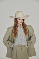 Ser Wink Hat featuring a stylish design, made of comfortable fabric, perfect for casual wear and sun protection.