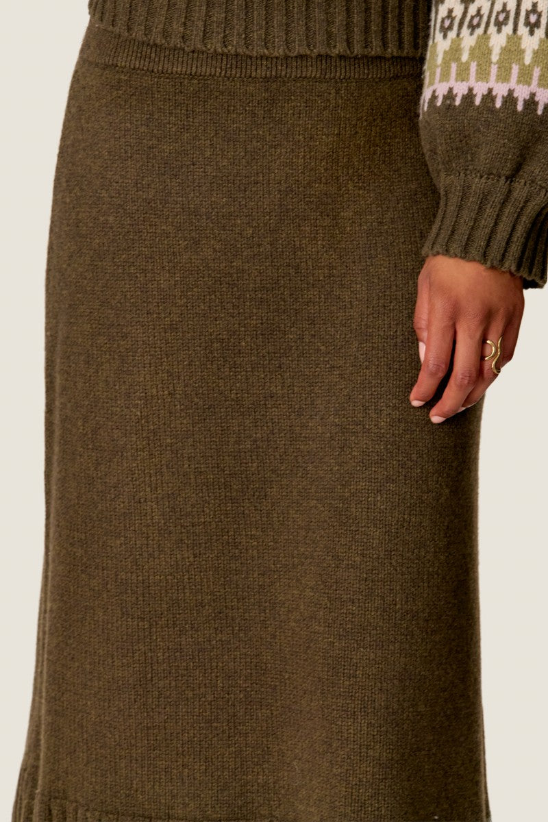 Olive Rebecca Taylor Emelia Fringe Sweater Midi Skirt with textured fringe detailing on a model.