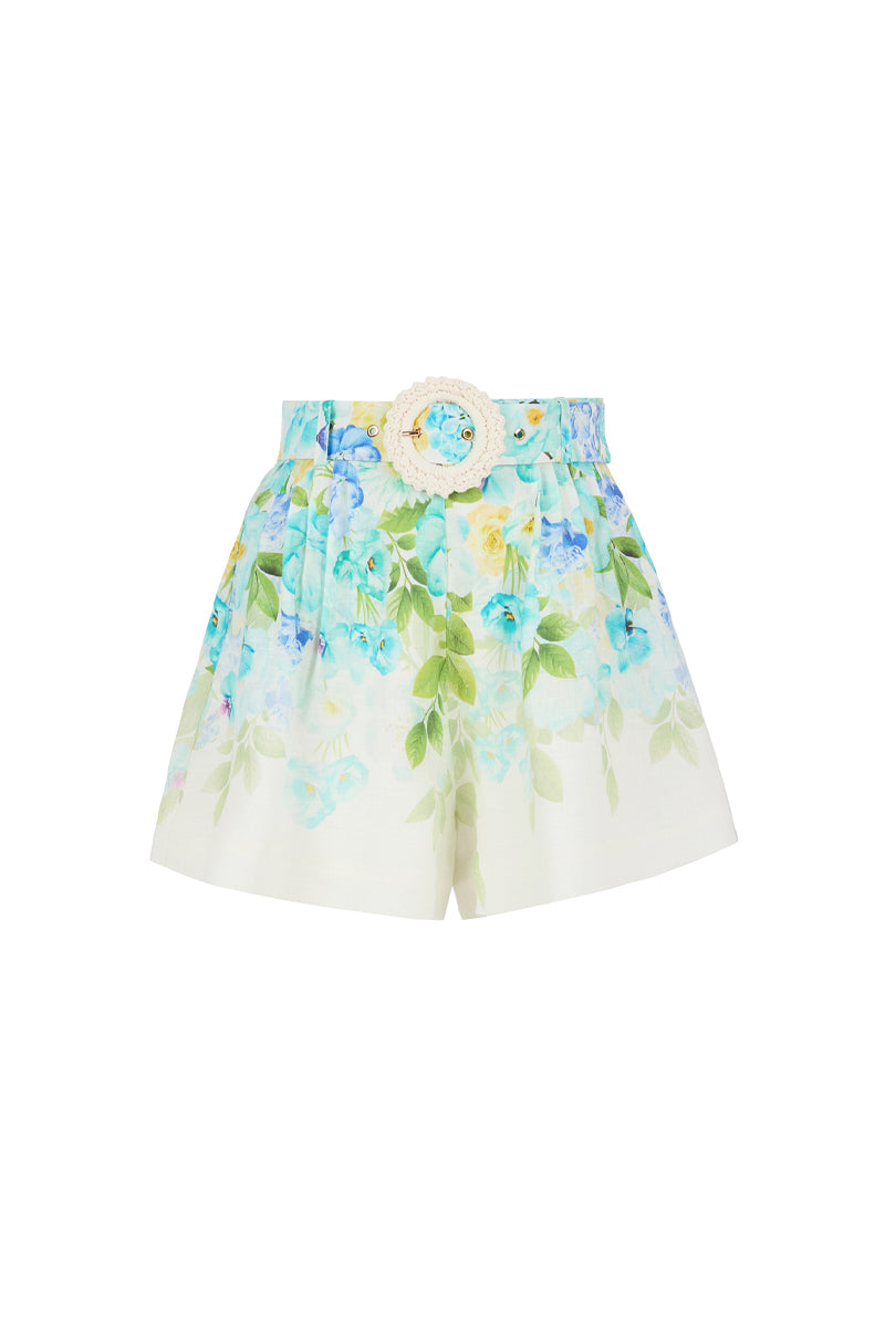 AISA Arielle Shorts, lightweight casual shorts in a soft fabric, shown in a relaxed fit with a simple design.