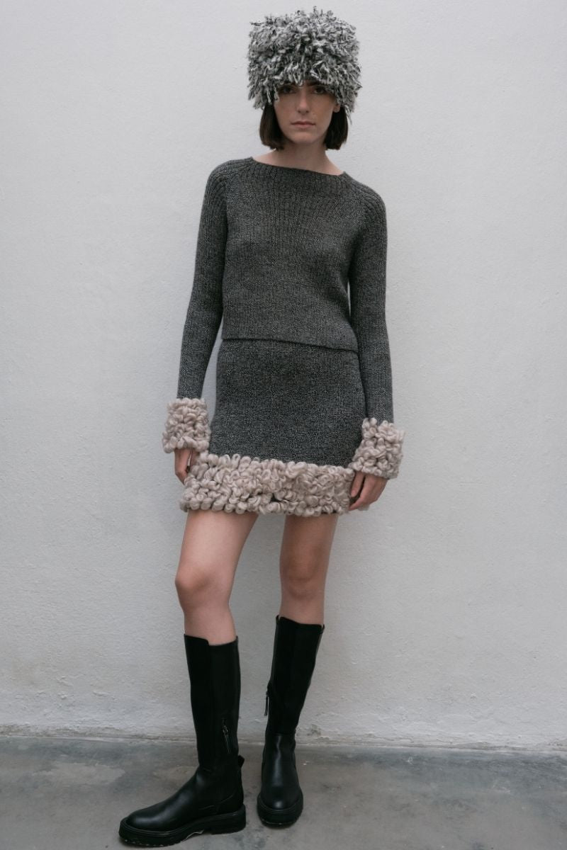 YAKUL SWEATER
