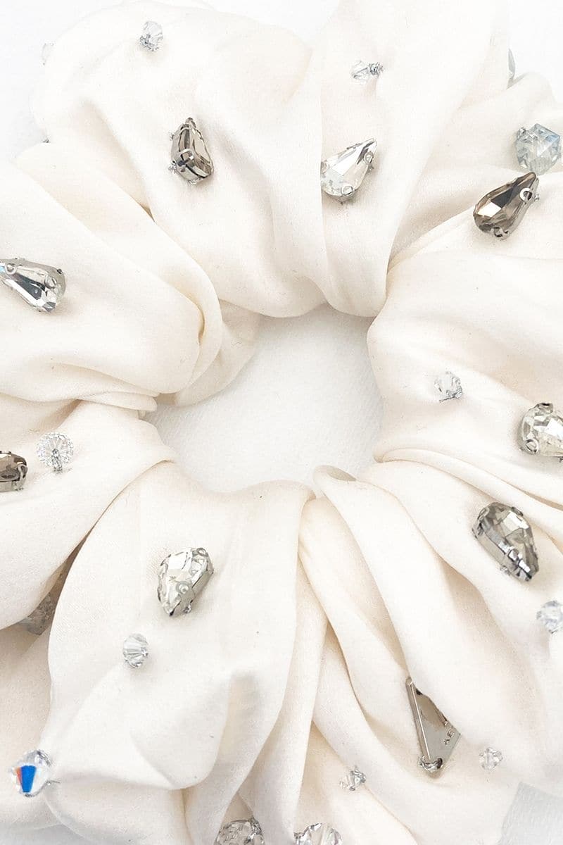 HARLOW EMBELLISHED OVERSIZED SILK SCRUNCHIE SET | Aethera | CULT MIA