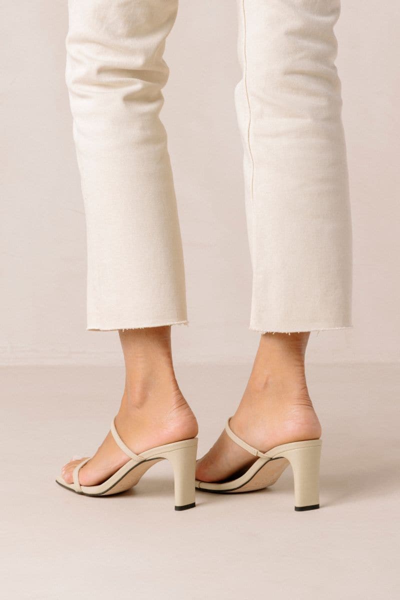 CANNES BEIGE MULES | Alohas | CULT MIA