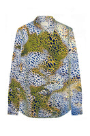 Amel Batita GIO MOUSSARD silk shirt featuring a stylish design, shown on a model with a relaxed fit and elegant fabric.