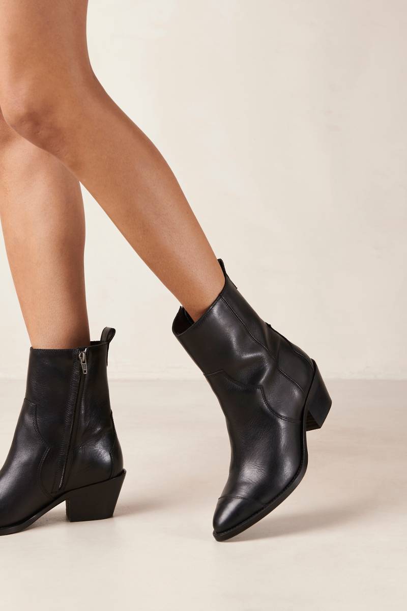 AUSTIN BLACK LEATHER ANKLE BOOTS - CULT MIA