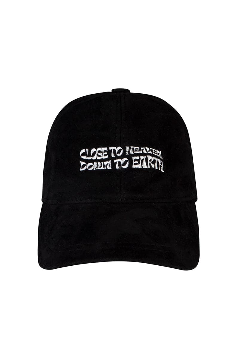 CLOSE TO HEAVEN EMBROIDERED CAP | Bassigue | CULT MIA