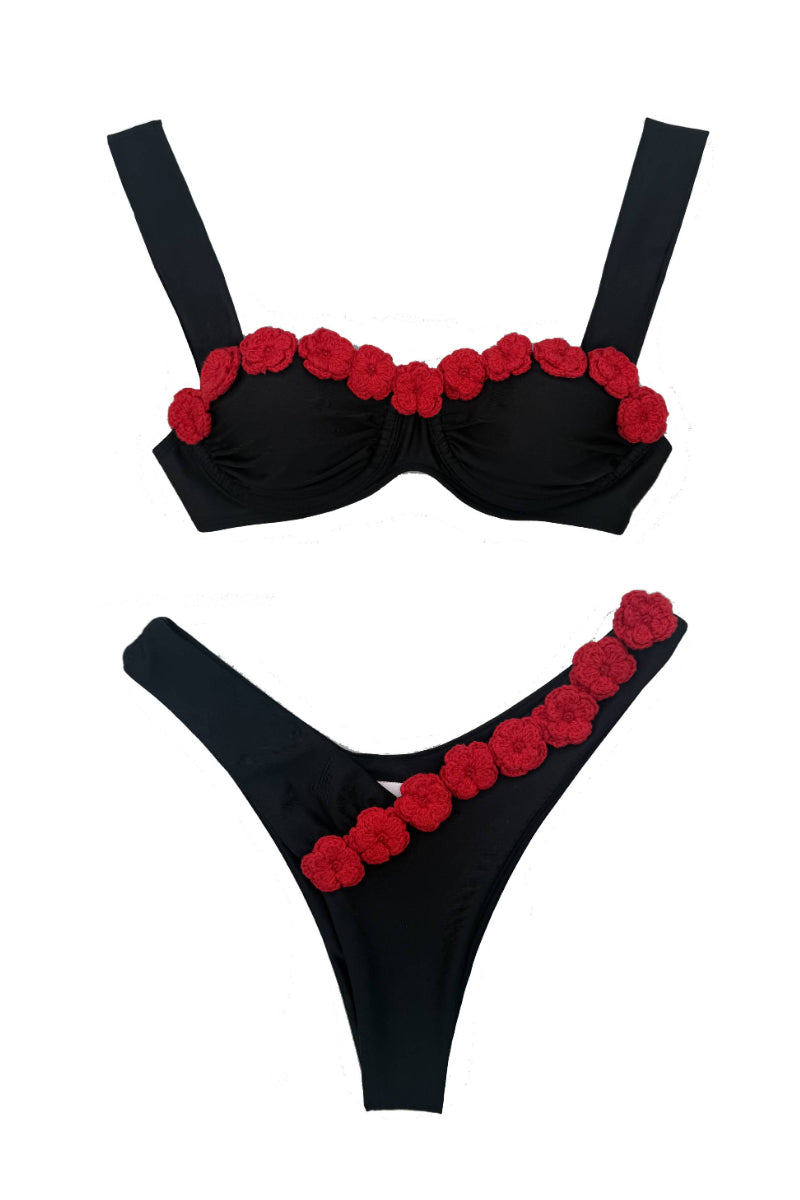 Señorita Sariera bikini in vibrant colors, featuring a stylish two-piece swimsuit with tropical print and adjustable straps.