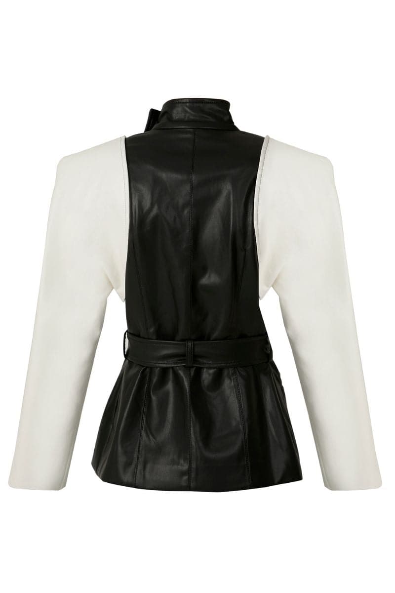 Black and white blazer jacket from Blikvanger, tailored fit, with classic lapel and long sleeves, shown on a plain background.