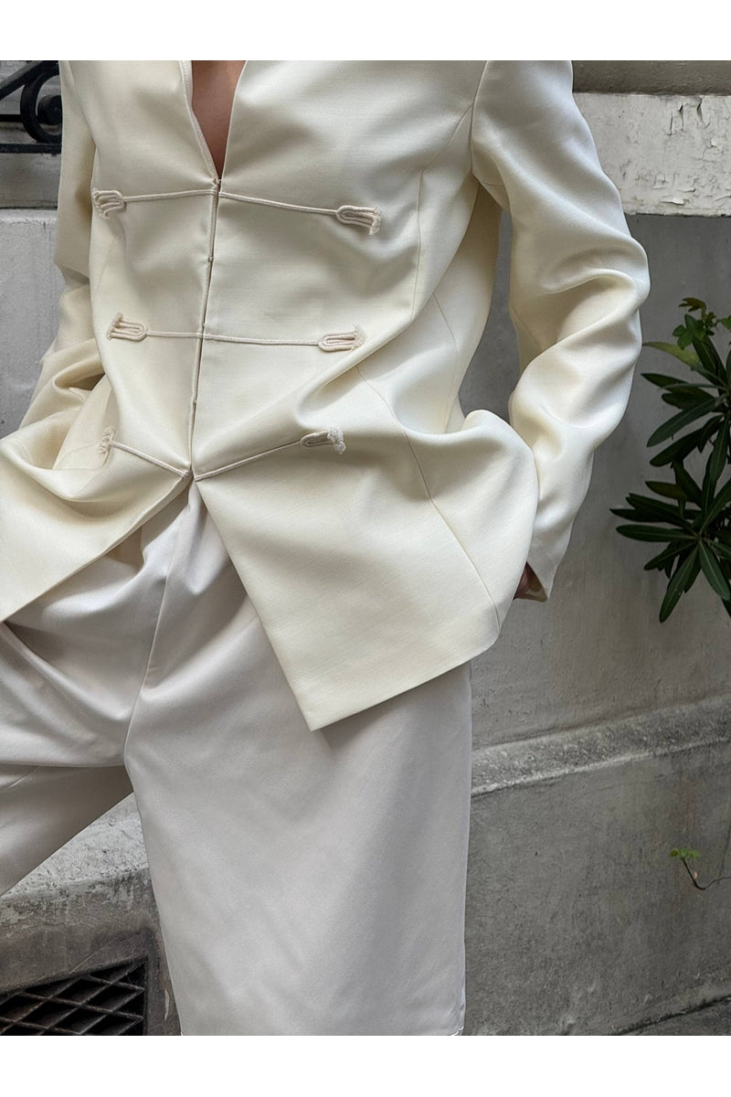 DELEGAN STILL FORM blazer jacket, tailored fit with lapels and button closure, stylish blazer for professional or casual wear
