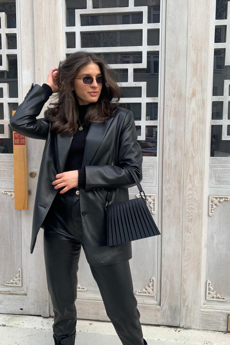 BLACK PLEATED TOP HANDLE BAG - CULT MIA