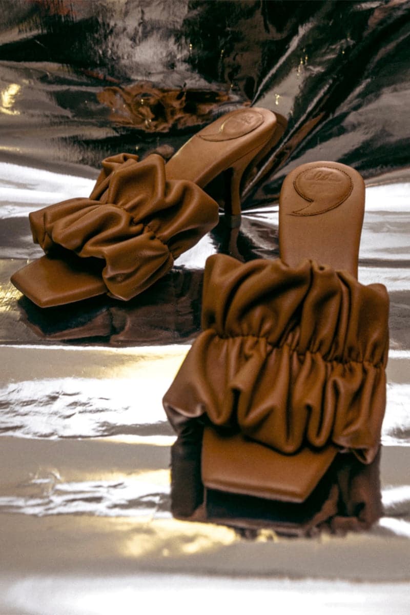 POPPY CARAMEL MULES | Christin Wu | CULT MIA