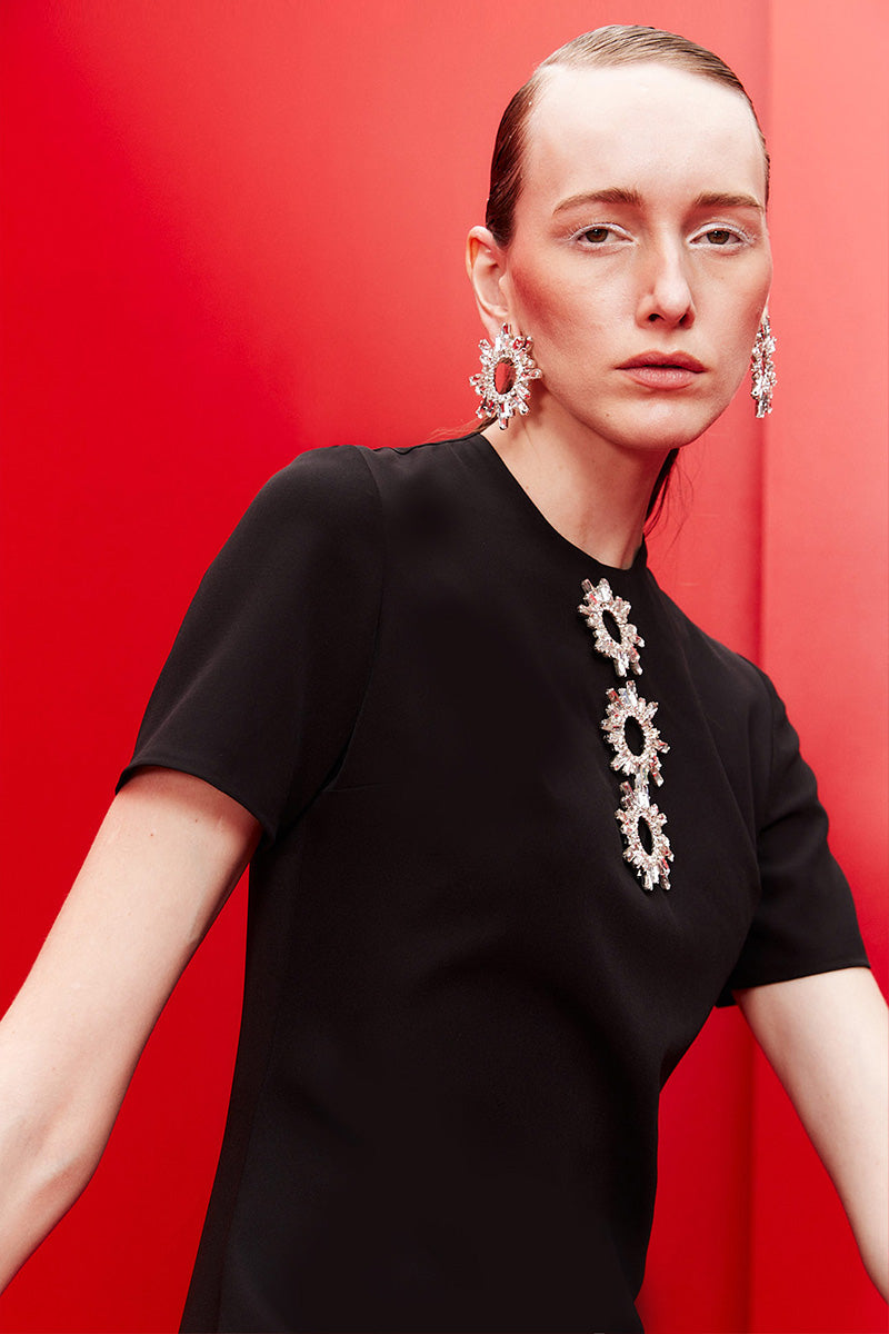 SHORT BLACK DRESS WITH 3D CRYSTAL EMBELLISHED NECKLINE - CULT MIA
