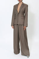 AGGI by HALEWSKI Bonnie blazer in brown melange fabric, tailored fit, featuring classic lapels and front pockets.