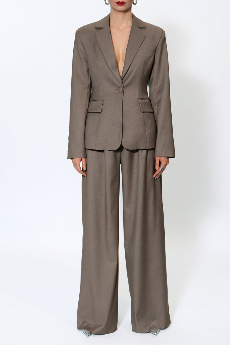 AGGI by HALEWSKI Bonnie blazer in brown melange, tailored blazer for women, featuring a classic fit and textured fabric.