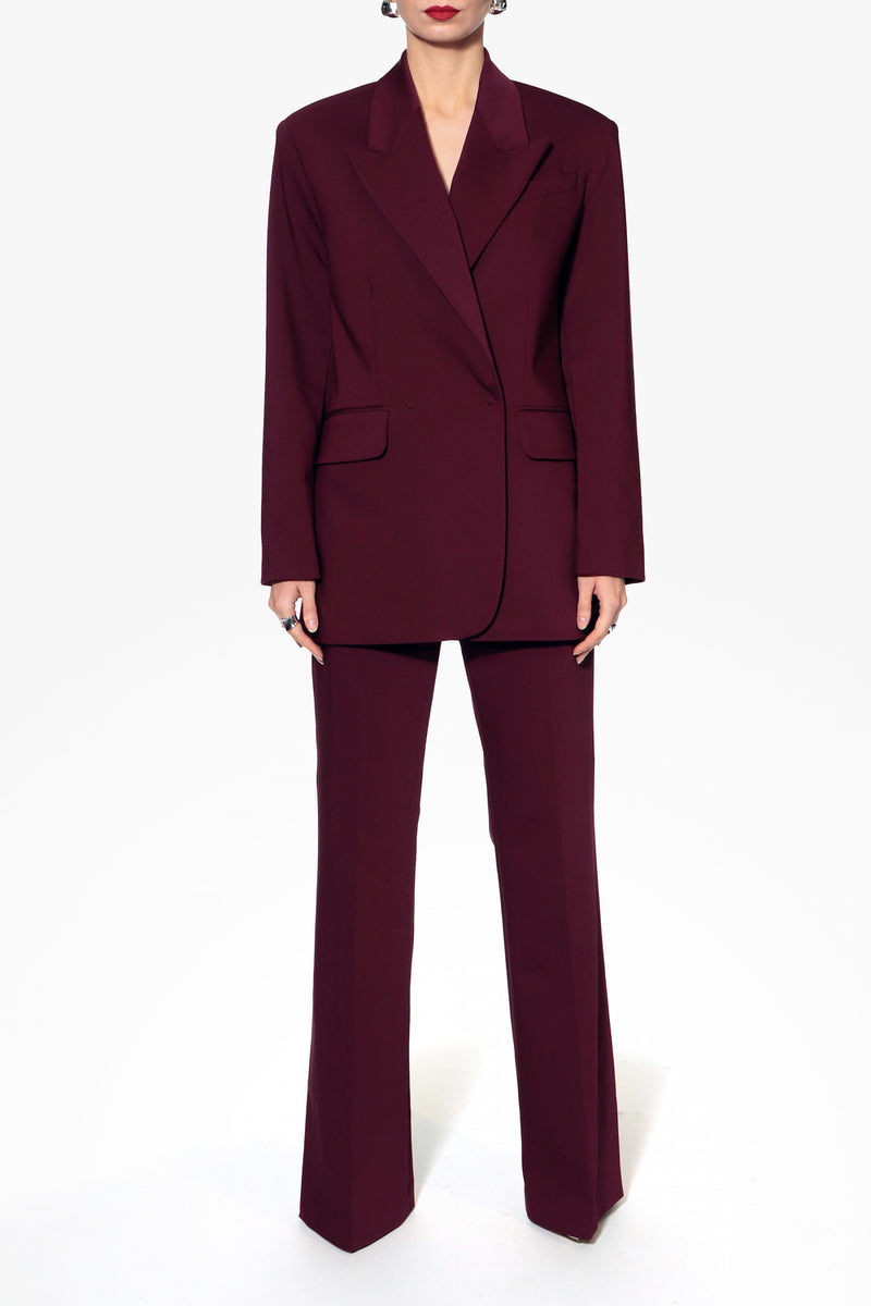 AGGI by Halewski Blair blazer in Burgundy Wine, stylish tailored blazer with lapels and front pockets, perfect for smart-casual wear