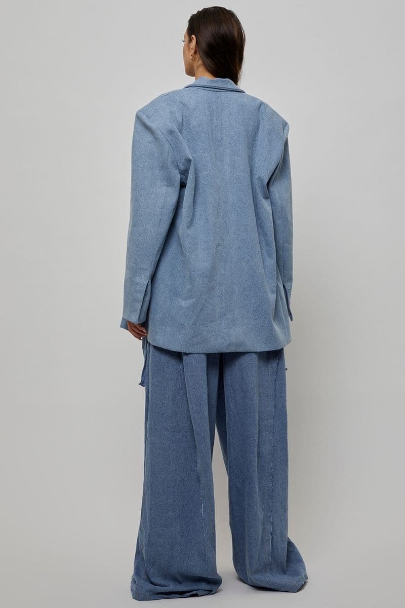LOLA OVERSIZED DENIM BLAZER AND PANTS SET | Deme By Gabriella | CULT MIA