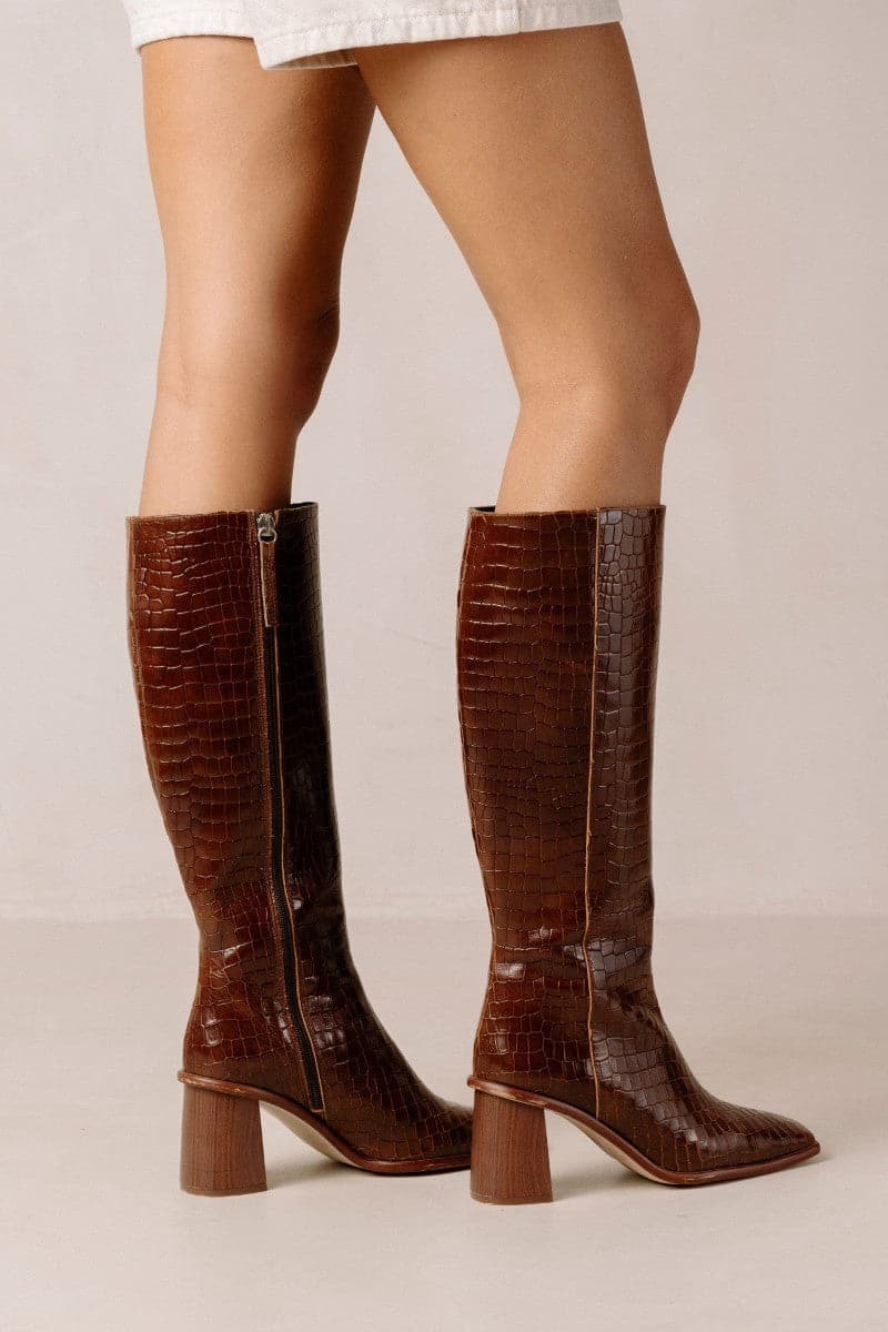 EAST ALLI BROWN LEATHER BOOTS - CULT MIA